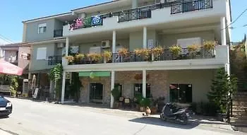Lina Apartments Potos