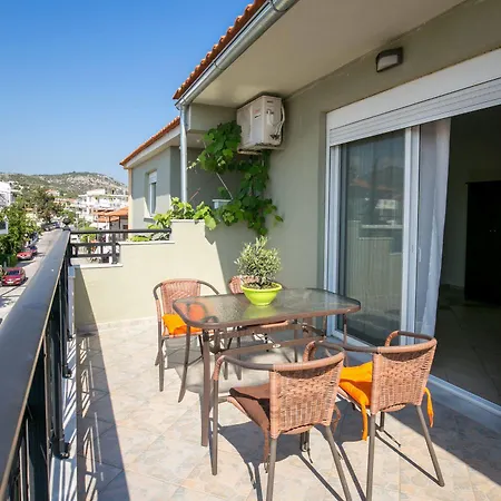 Lina Apartments